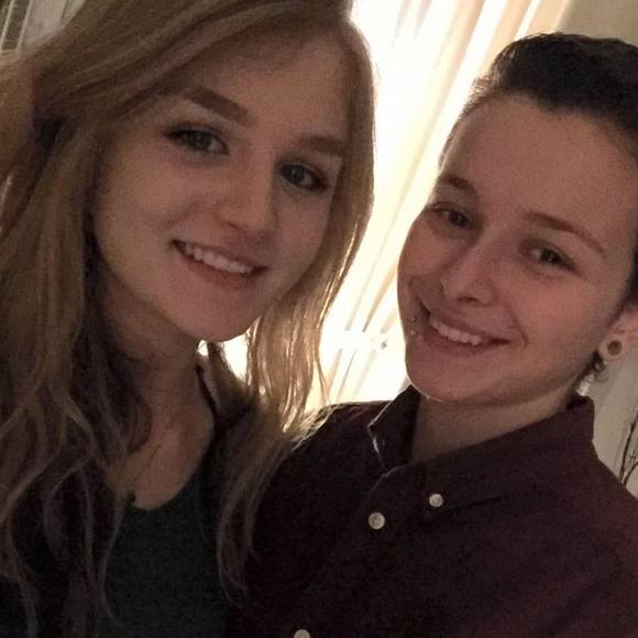 Meet your Posher, Amanda - Picture 1 of 1